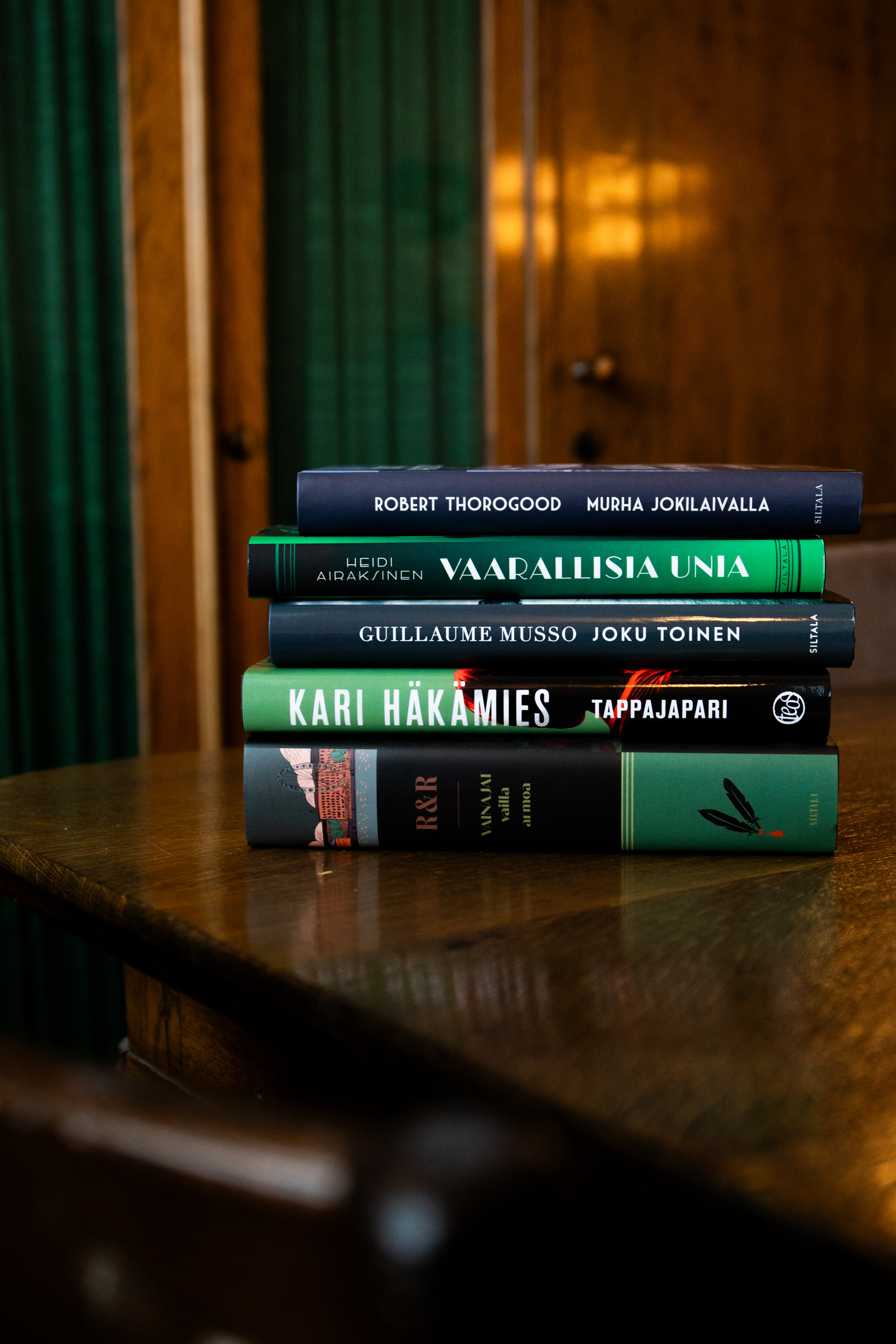 CRIME & ENTERTAINMENT